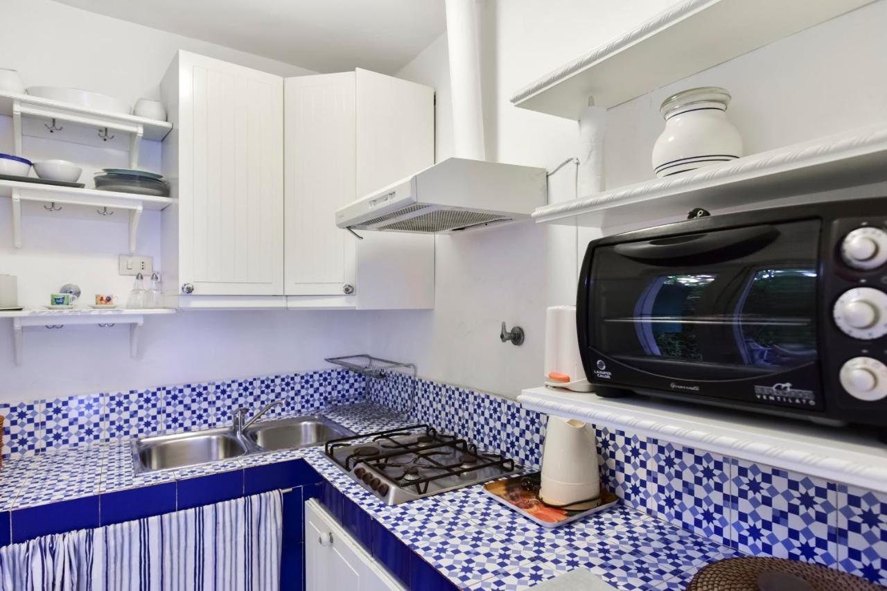 Monti Secret Garden Apartment Рим Екстериор снимка